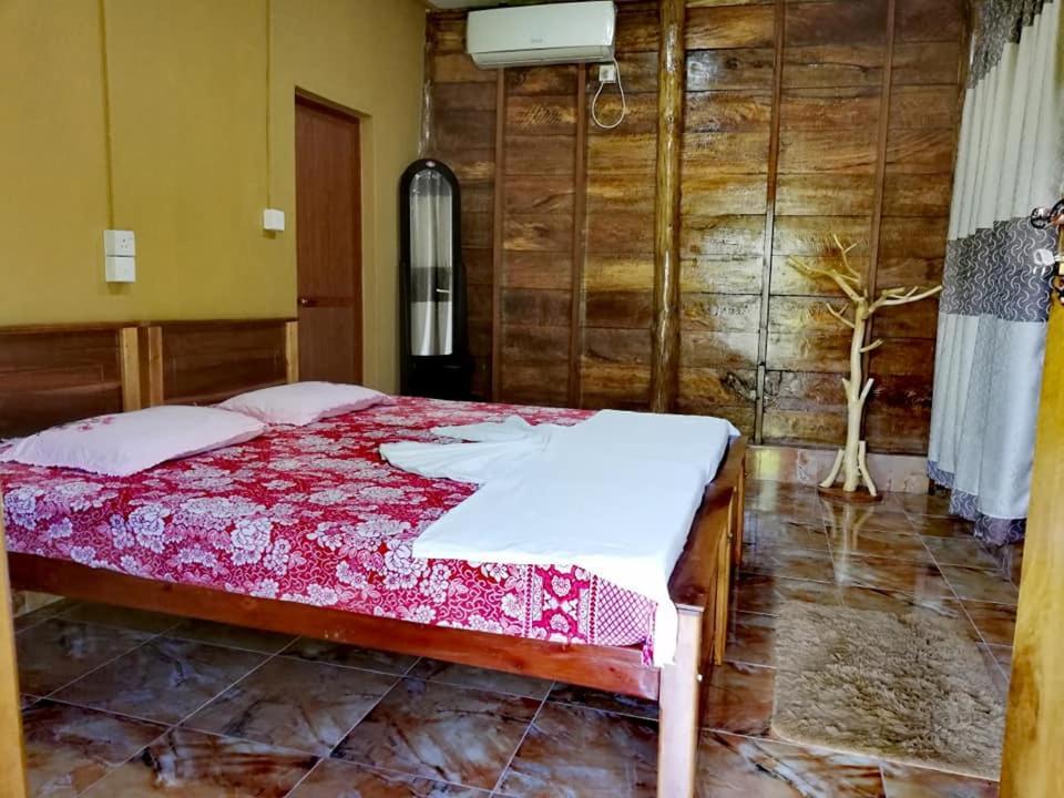 Sea View Resort Kallady Esterno foto